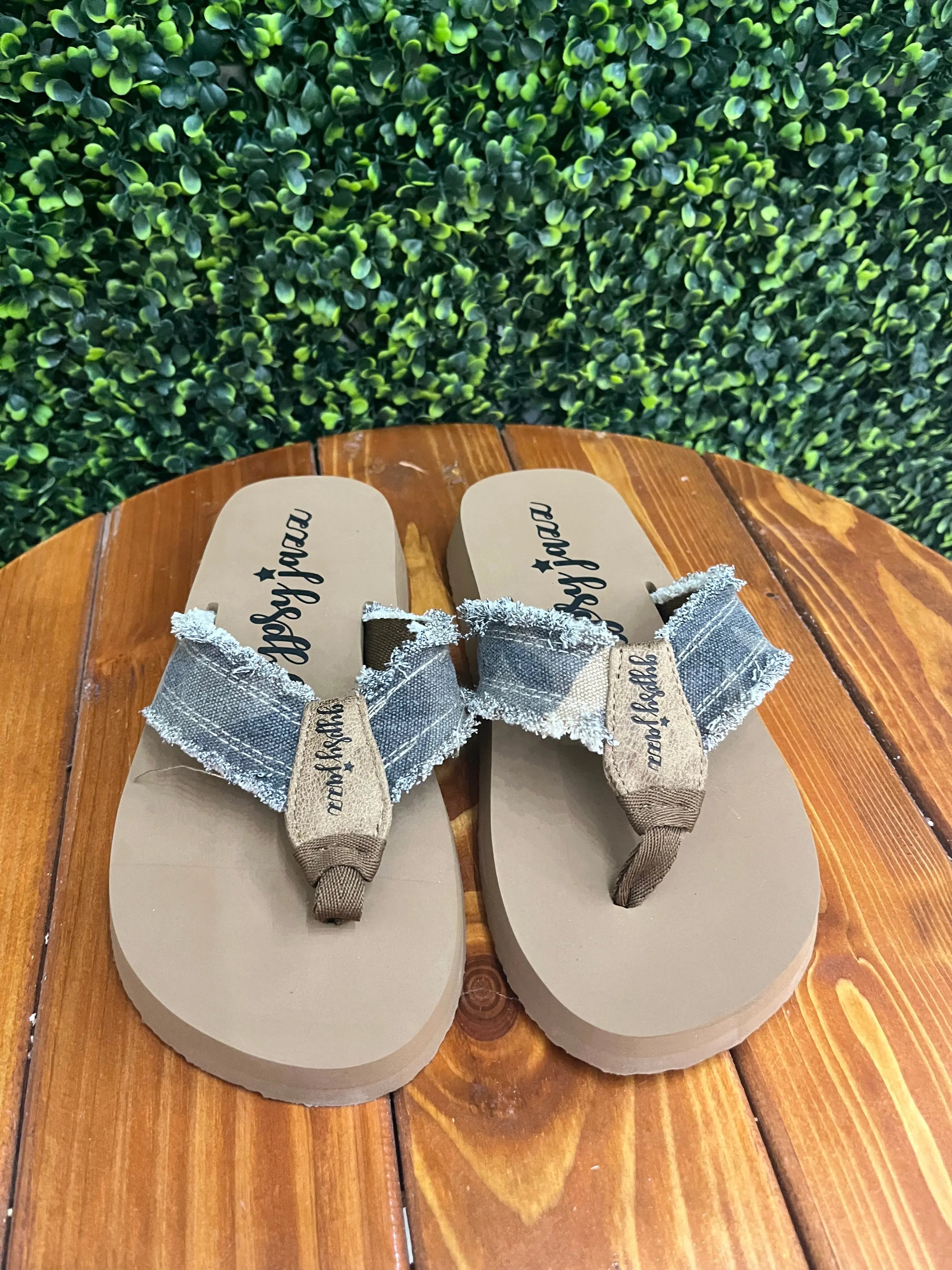 Encore Flip Flop - Blondesistersboutique