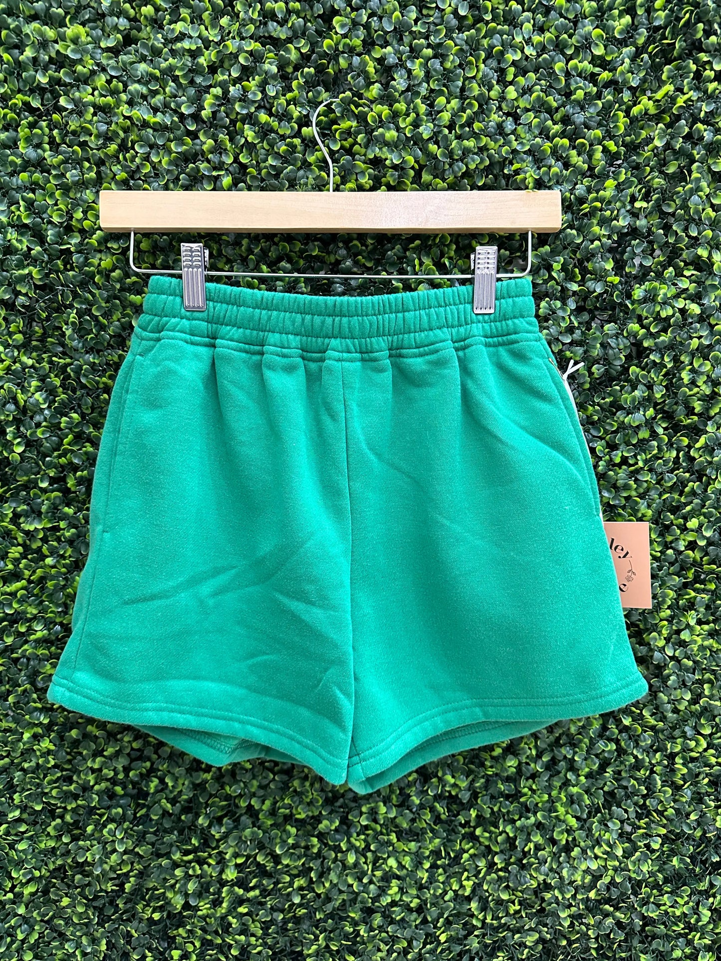 The perfect spring shorts Blondesistersboutique